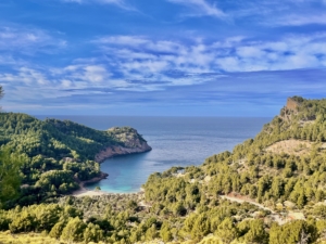 Blick von der Tramuntana in die Naturbucht